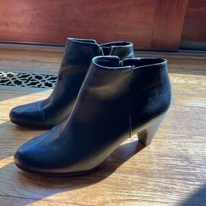 Beautiful Sam Edelman Black Booties